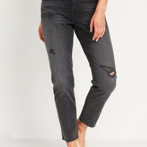 BRAND NEW OLD NAVY
plus size 28 Mid-Rise
Boyfriend Straight
Ripped Black Jeans